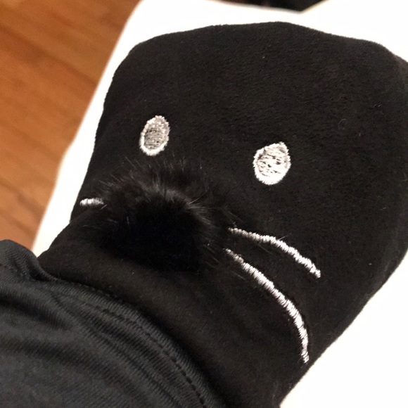 Gloves - Picture 2 of 3